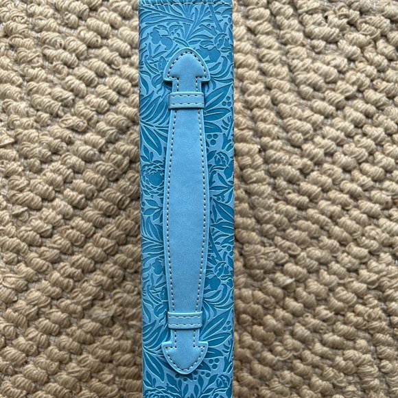 *Brand New* Couples' Devotional Bible - Picture 2 of 4